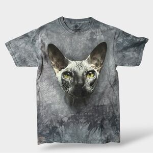 The Mountain Sphinx Cat Tee in Gray